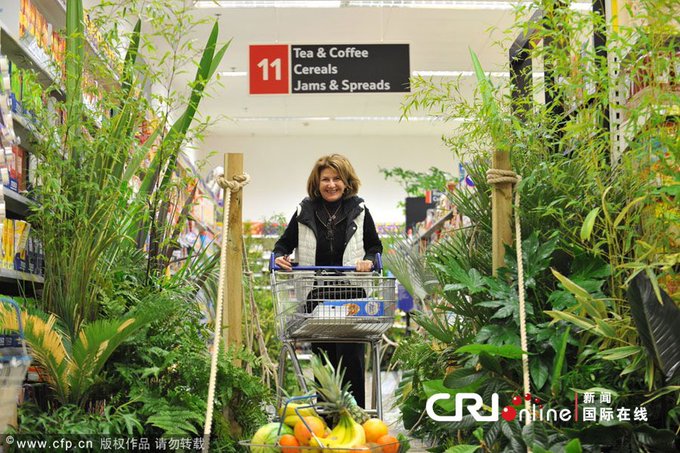 Super U ce matin | Voici une photo de moi à Super U ce matin... Vous constaterez à quel point nos supermarchés sont plus heureux sans nous, retour à l’état sauvage.   #NOUSSOMMESLEPROBLEME
https://twitter.com/Lea_mstramgram/status/1242438571228835840